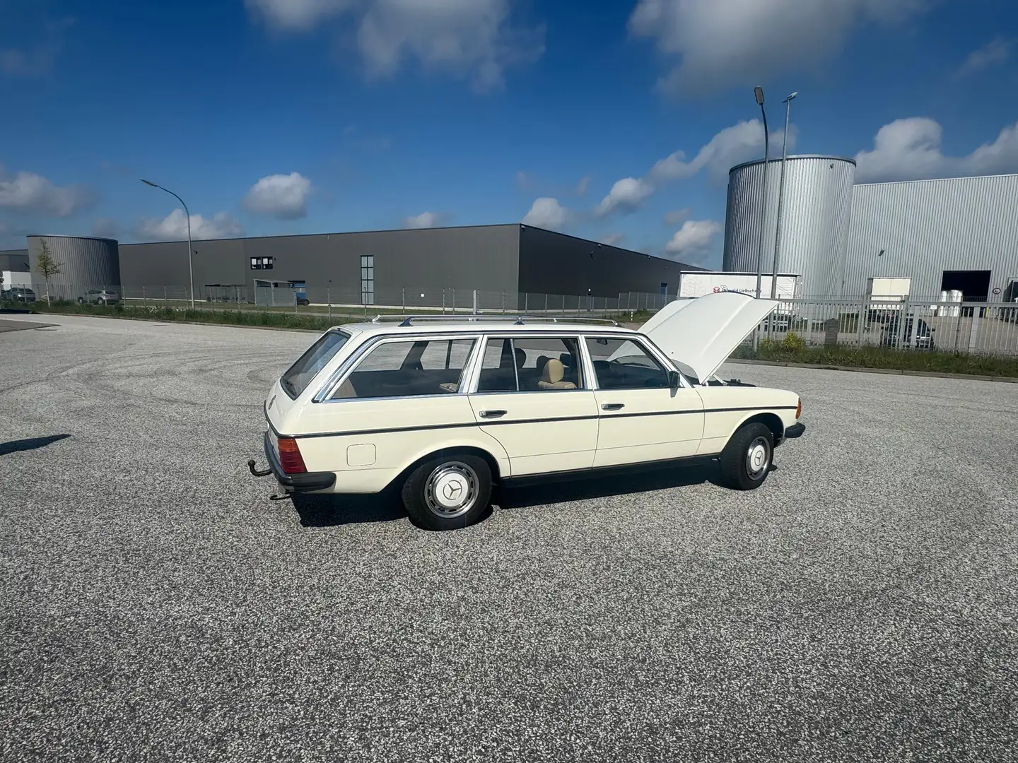 Mercedes-Benz E 230 W123 230 TE Weiß - 2