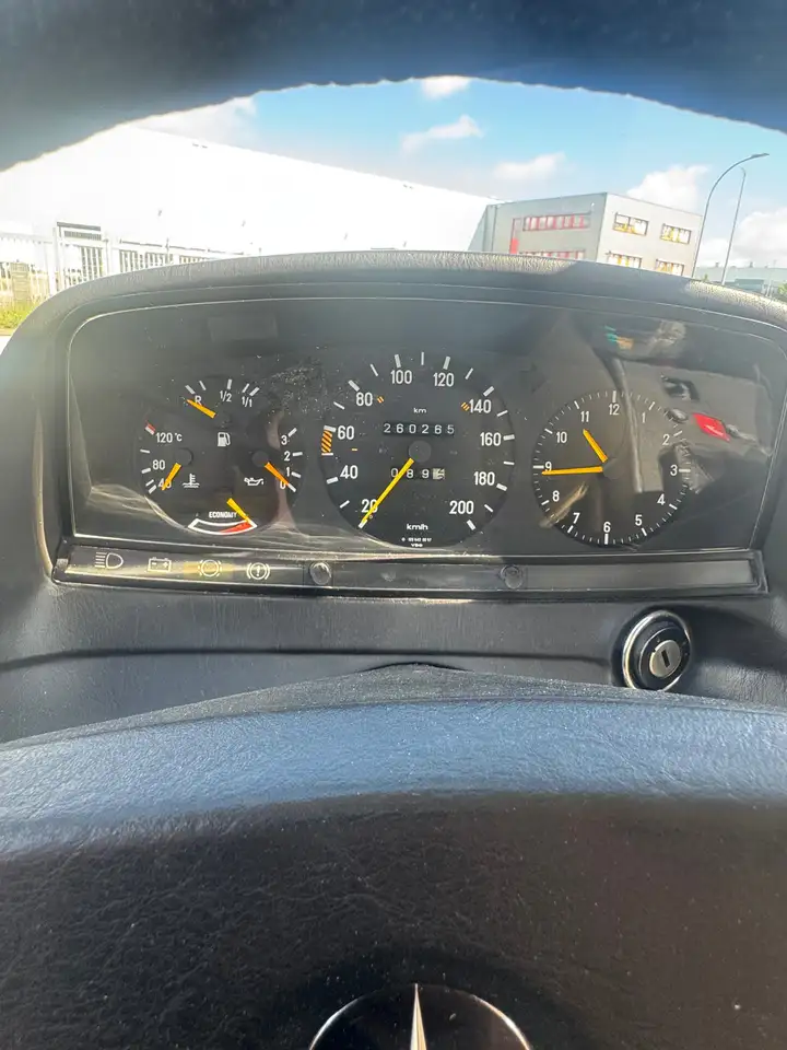 Mercedes-Benz E 230 W123 230 TE, foto 6