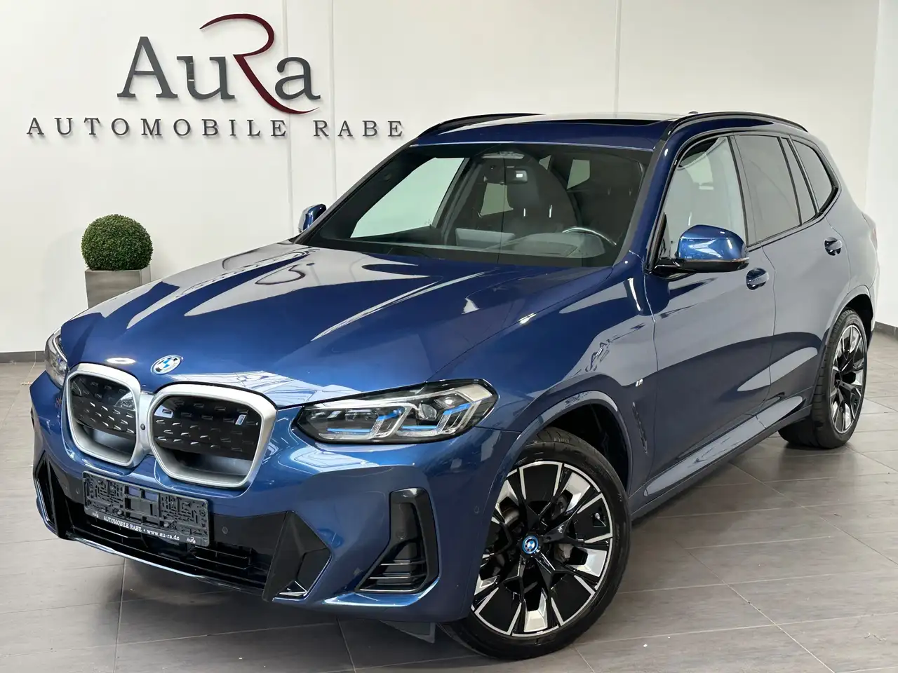 BMW iX3 Impressive NAV+LED+PANO+AHK+HUD+SHZ+DAB+20ZOLL, миниатюра 2