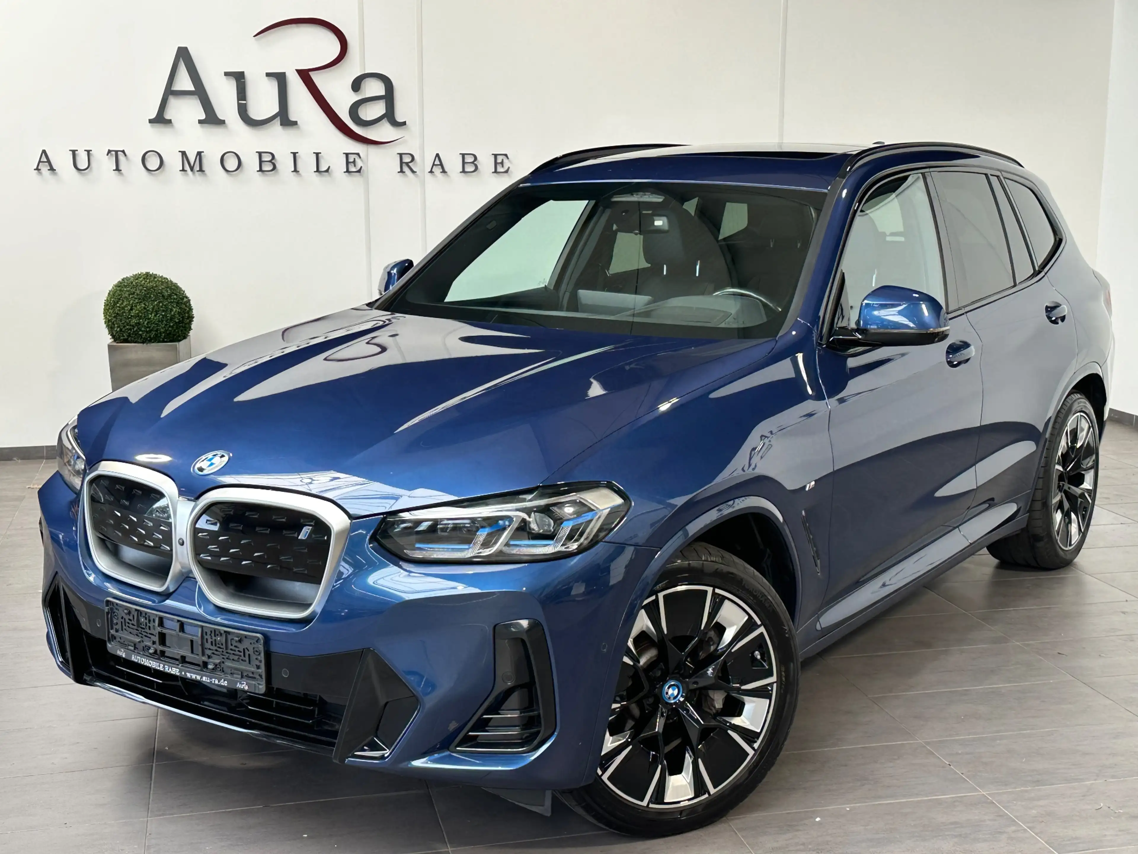 BMW iX3 Impressive NAV+LED+PANO+AHK+HUD+SHZ+DAB+20ZOLL — photo 2