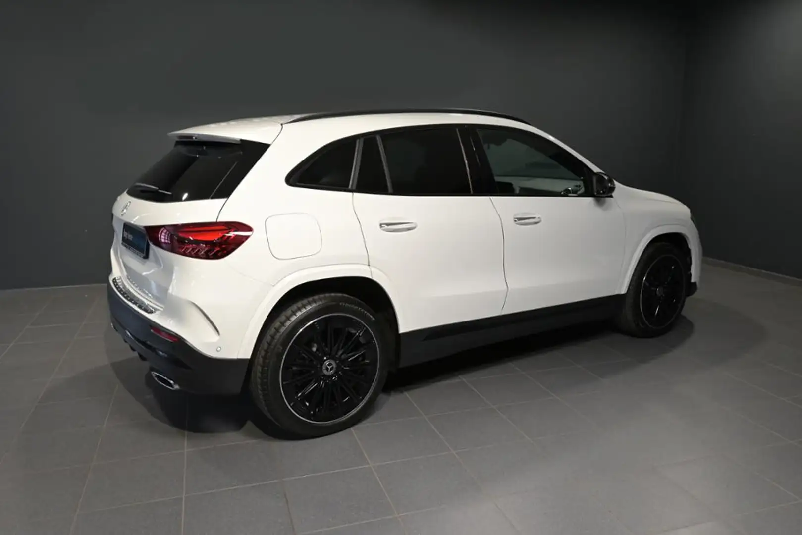 Mercedes-Benz GLA 250 e AMG LINE PREMIUM/TOTW/LED/KAMERA/SHZ Blanco - 2