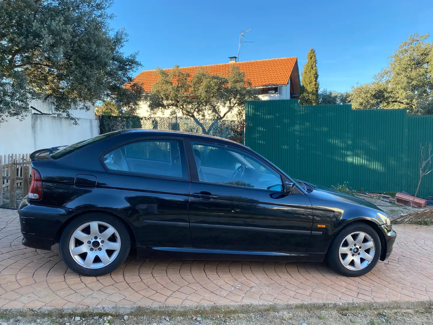 BMW 320 td Compact Negro - 2