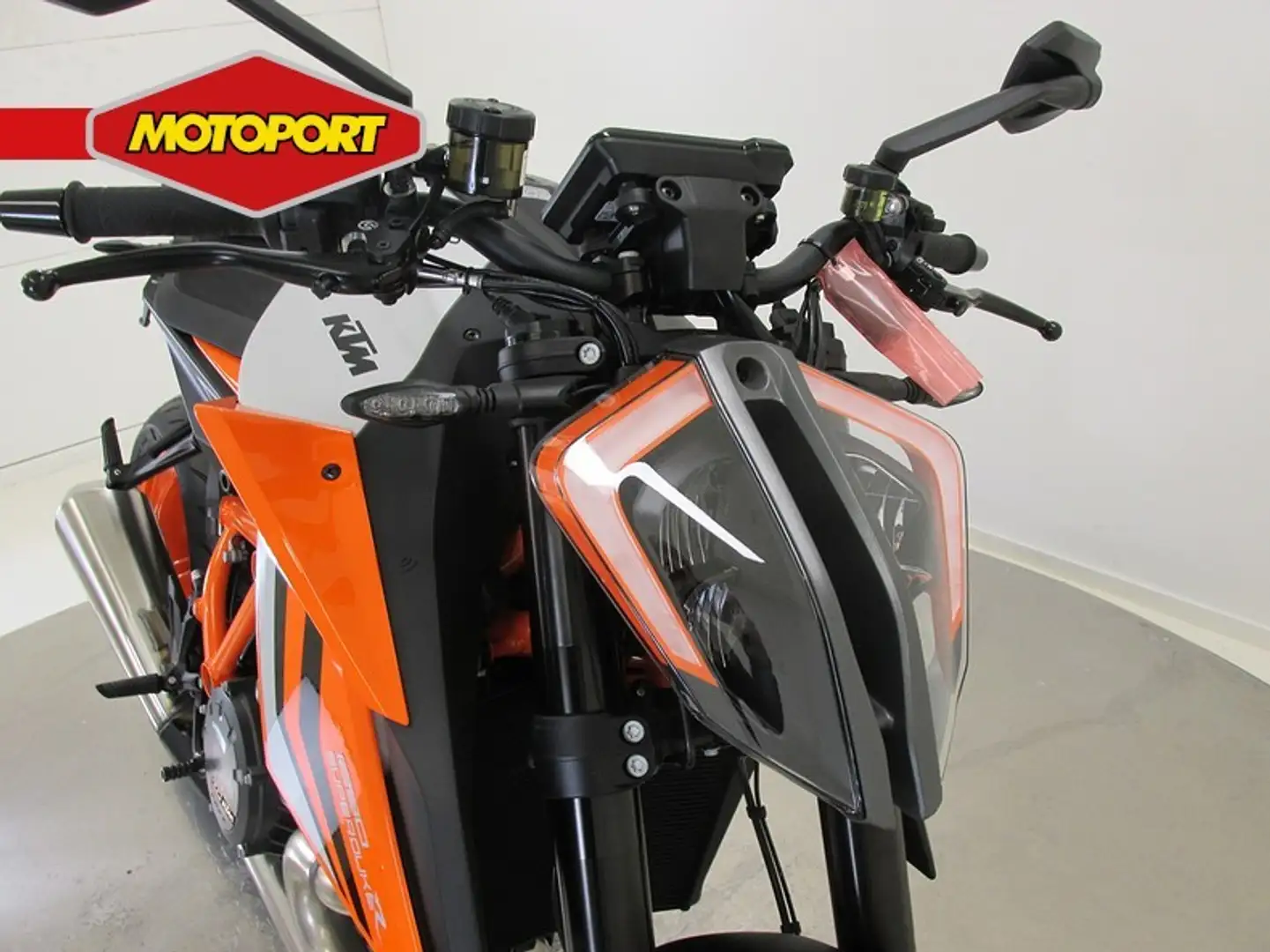 KTM 1290 Super Duke R EVO Oranžová - 2