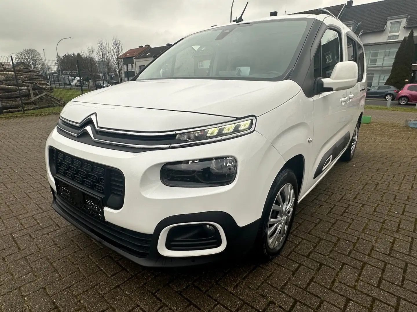 Citroen Berlingo Shine XL  *7 SITZER * 2 x Schiebtüre Weiß - 1