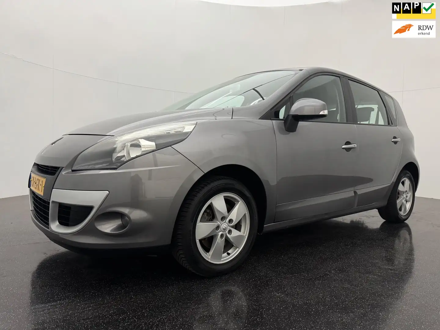 Renault Scenic 1.6 Sélection Business Sport Trekhaak/Navi/Cruise Grijs - 1
