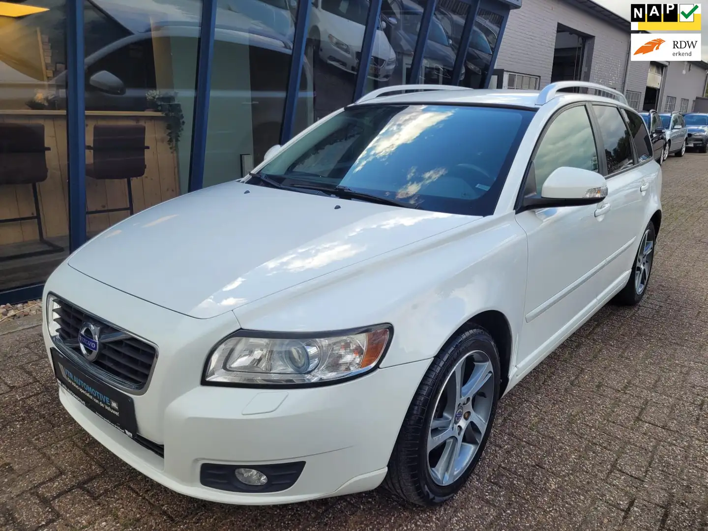 Volvo V50 2.0 Business Pro Edition LEER / XENON / PDC Blanc - 1