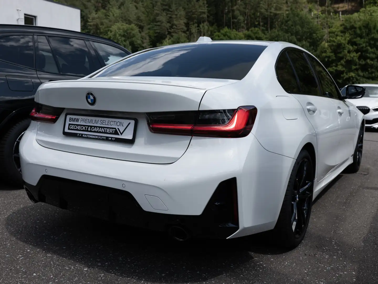 BMW 318 i M-Sport FACELIFT LED NAVI SHZ PDC KLIMA Wit - 2