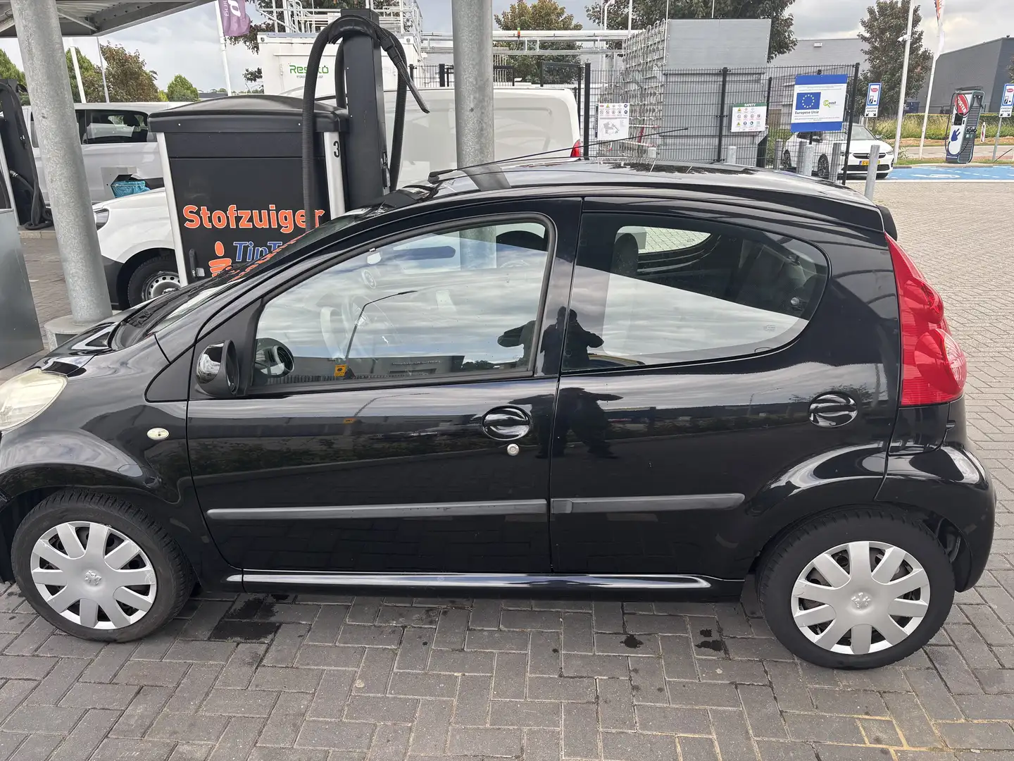 Peugeot 107 1.0-12V XS Zwart - 2