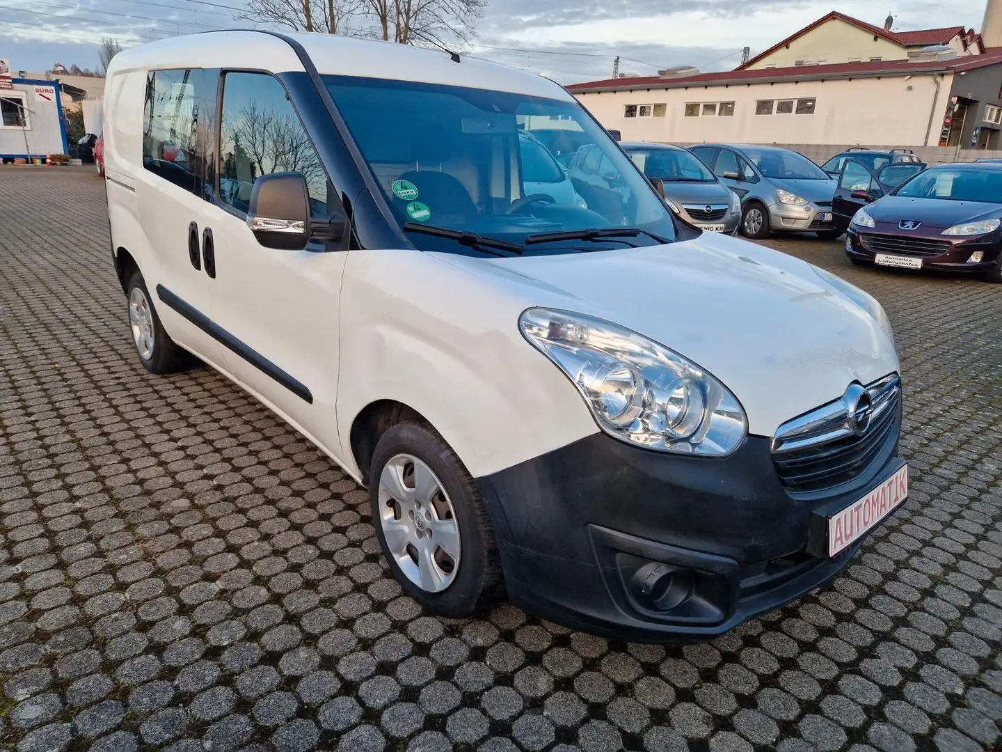 Opel Combo D Kasten L1H1 2,2t ,Automatik Weiß - 1