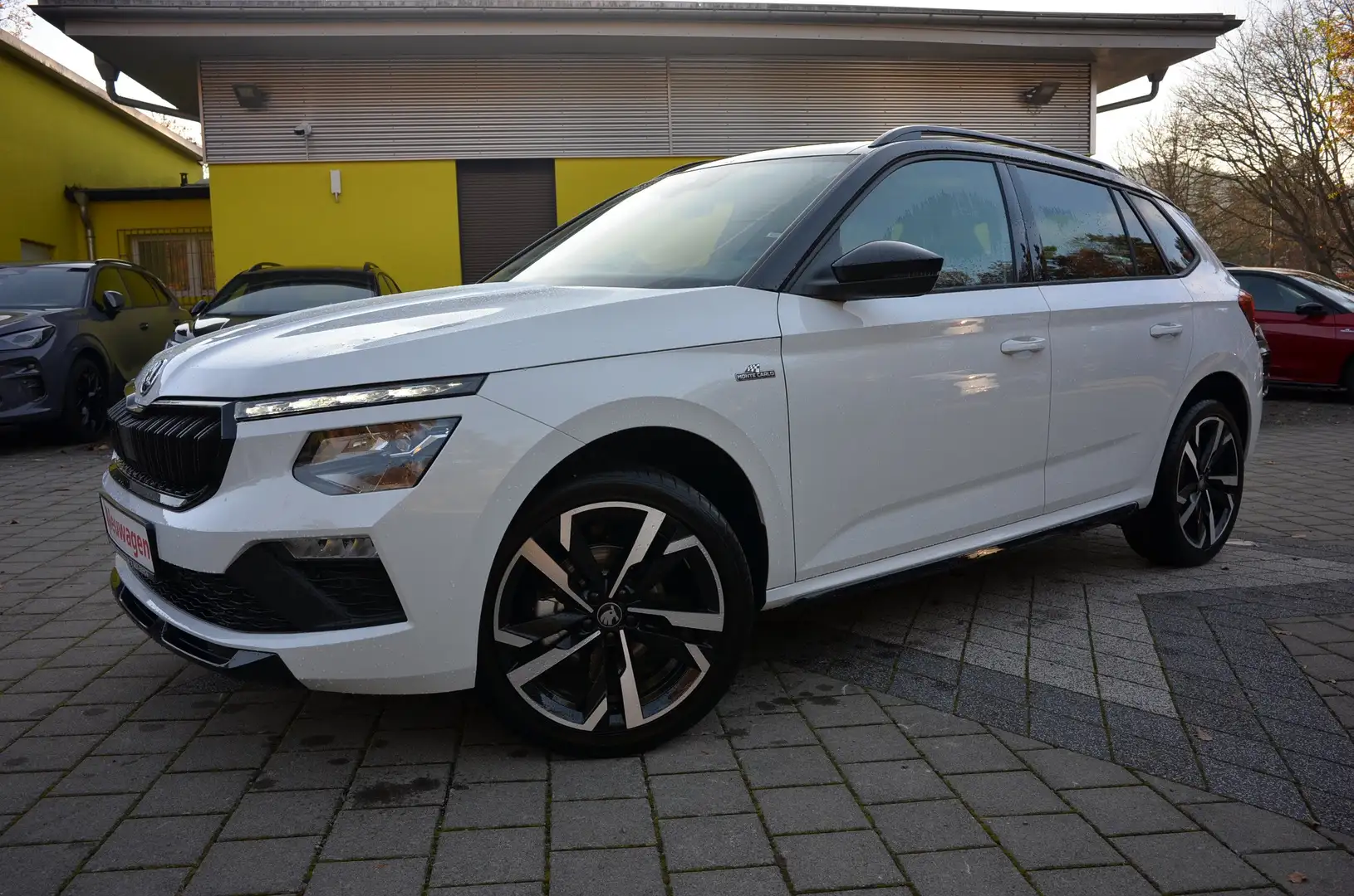 Skoda Kamiq 1.5 TSI DSG Monte Carlo+eAHK+18+MATRIX Weiß - 1
