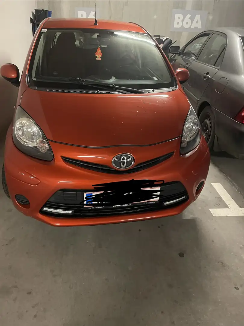 Toyota Aygo Aygo 1,0 VVT-i Lounge Lounge Braun - 2