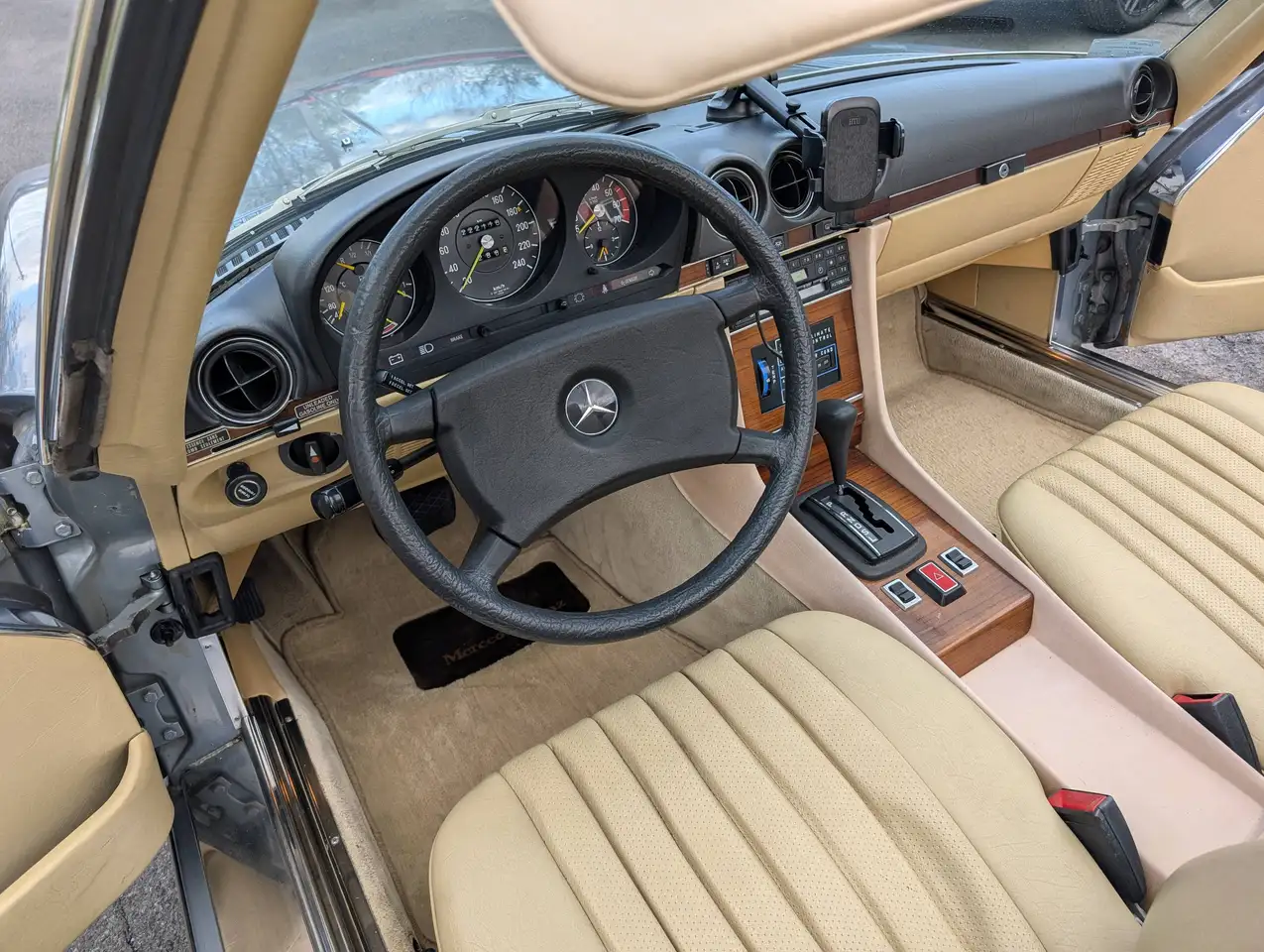Mercedes-Benz 380 снимка Mercedes-Benz 380