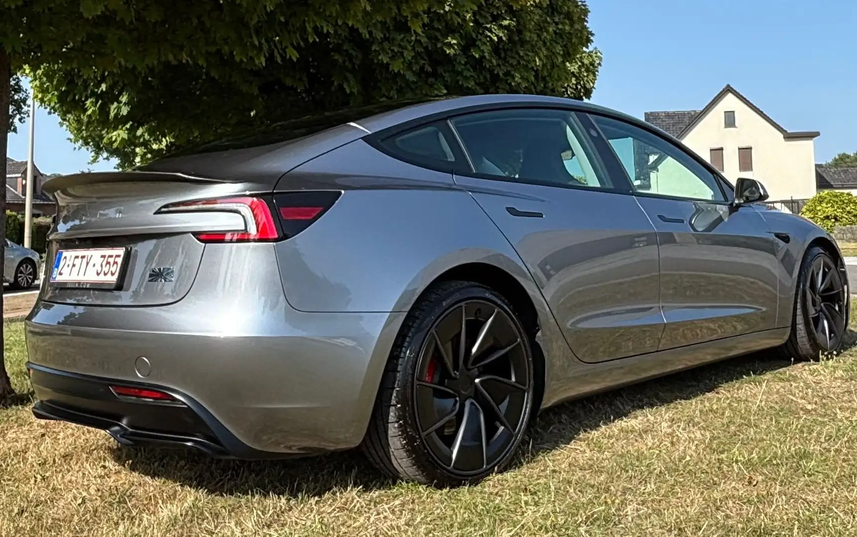 Tesla Model 3 Model 3 Allradantrieb Dual Motor Performance Stříbrná - 1