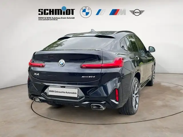 BMW X4 view 5