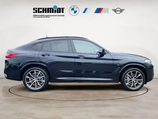 BMW X4 view 6