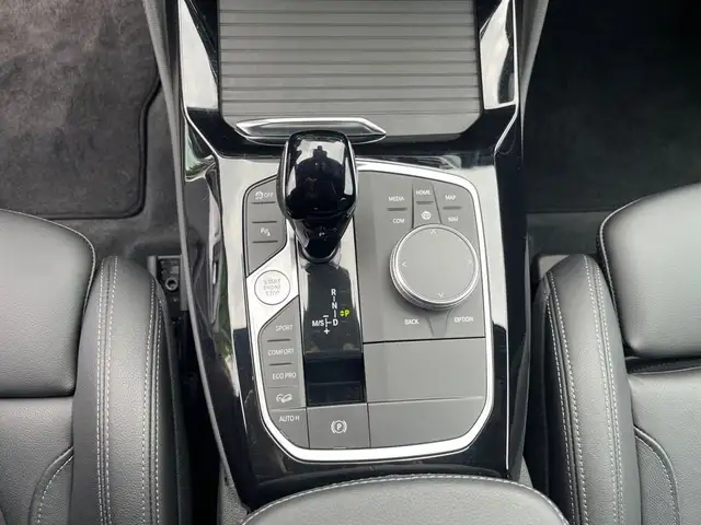 BMW X4 view 11