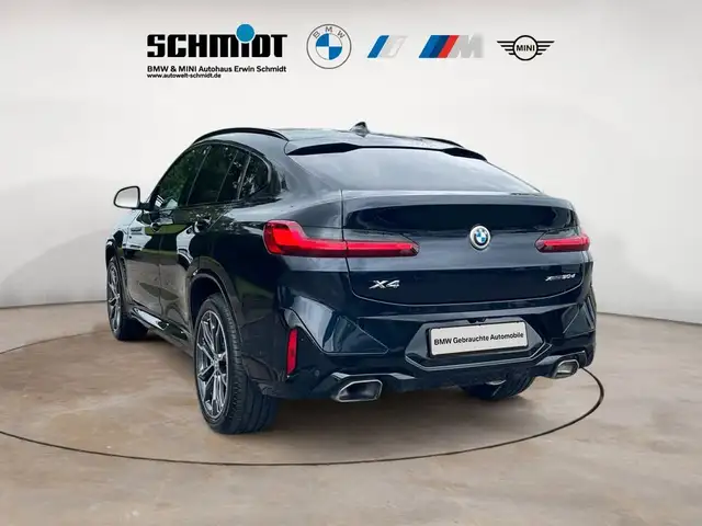 BMW X4 view 4