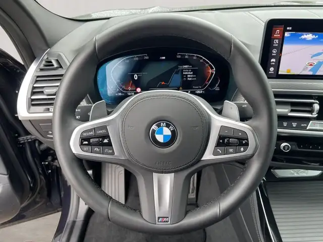 BMW X4 view 9