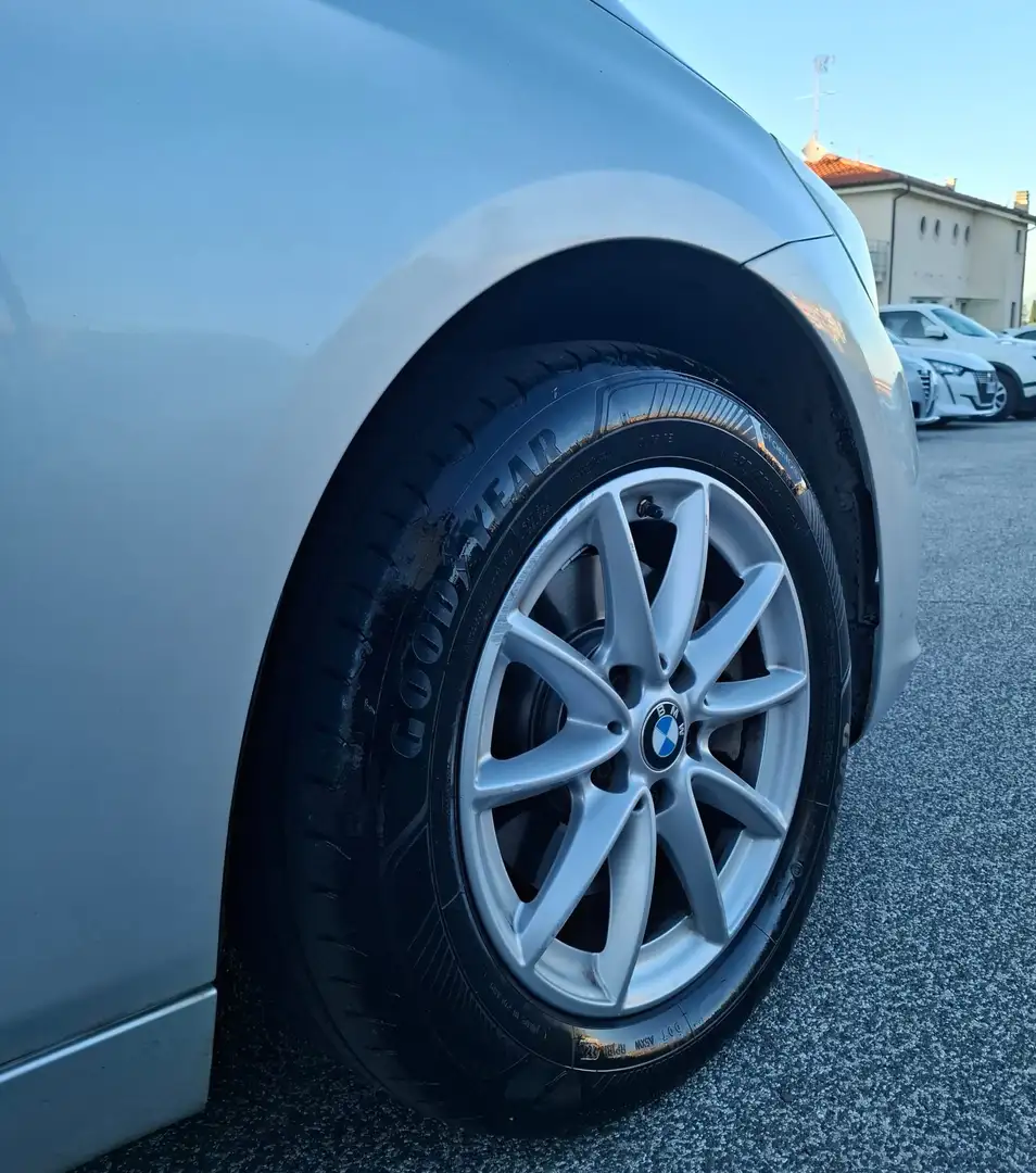 BMW 218 218d Active Tourer Advantage my15 Argento - 2