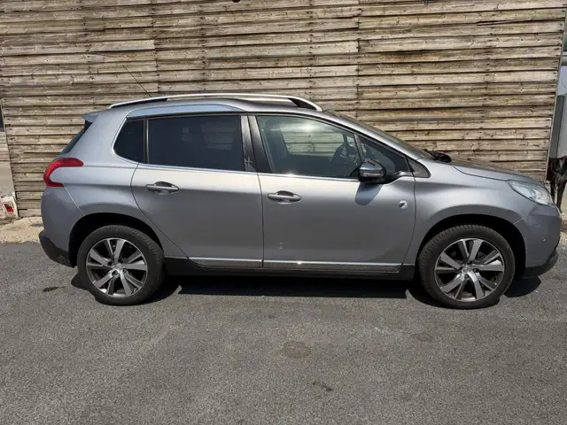 Peugeot 2008 view 8