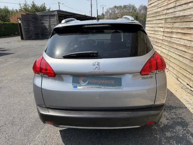 Peugeot 2008 view 4