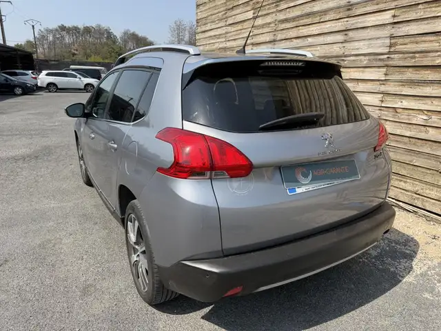 Peugeot 2008 view 3