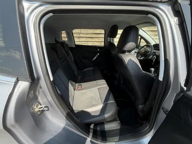 Peugeot 2008 view 11