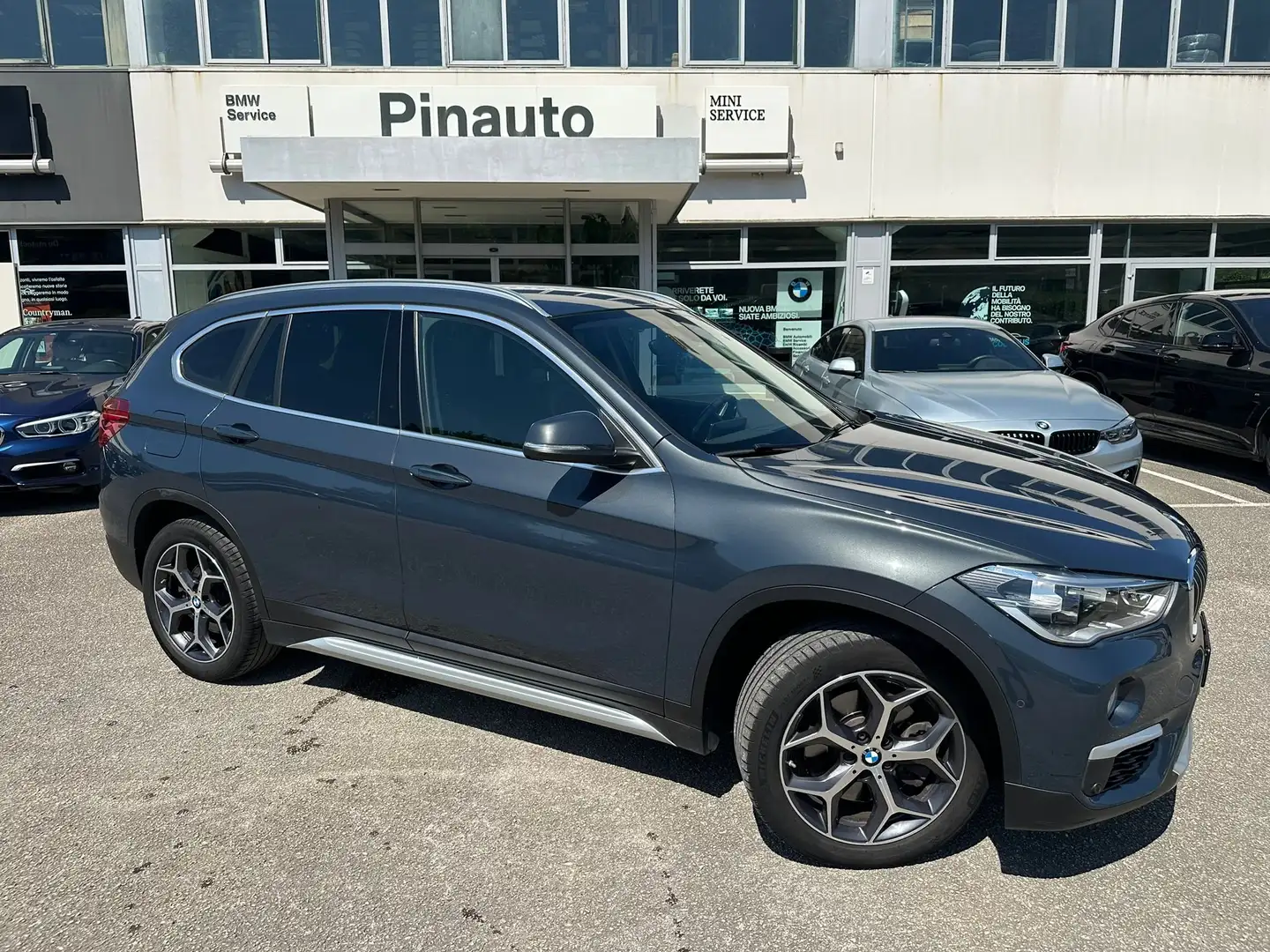 BMW X1 xdrive20d xLine auto Grau - 2