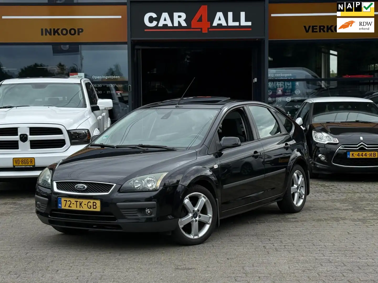 Ford Focus 1.6-16V Futura DAKJE/PDC/CRUISE/CLIMA/APK 2-7-26/T Zwart - 1