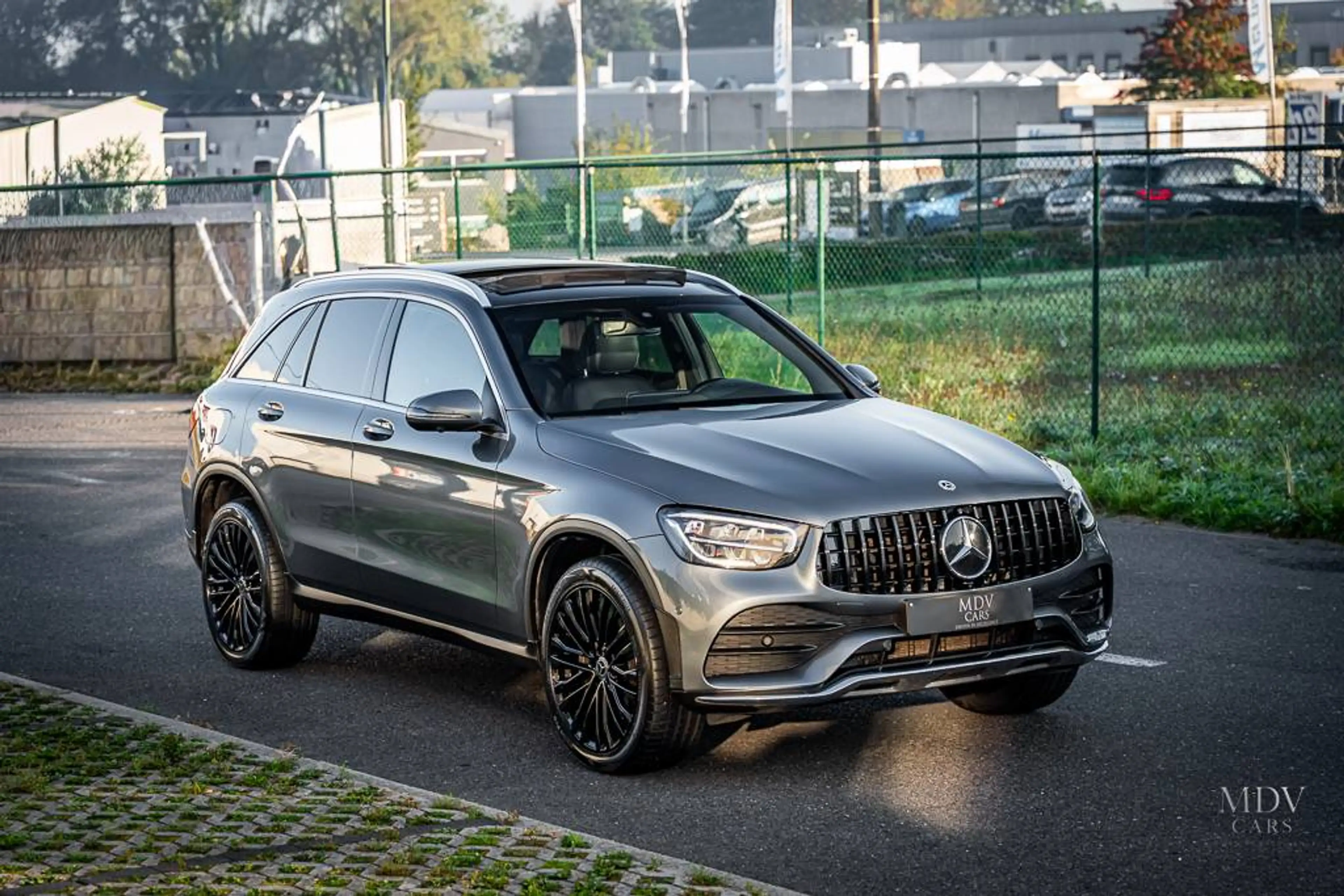 Mercedes-Benz GLC 300 AMG-PANORAMIQUE — photo 3