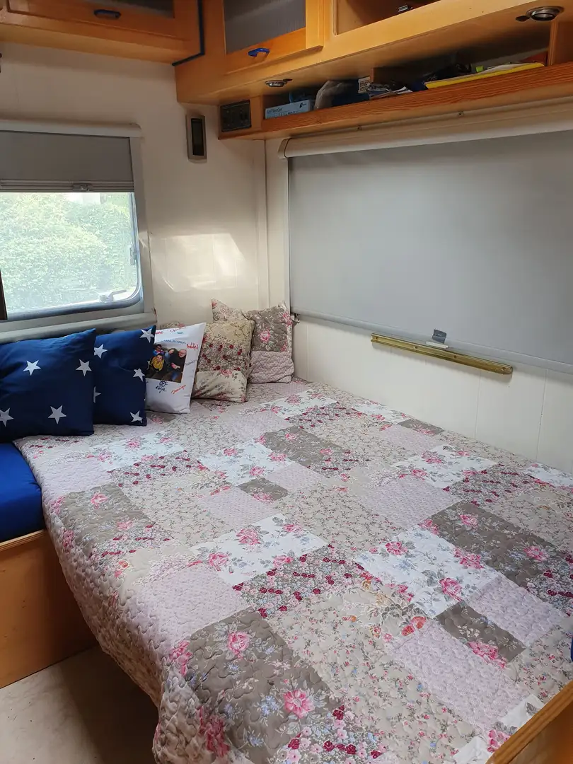 Mercedes-Benz offener Kasten mit Wohnkabine Жовтий - 2