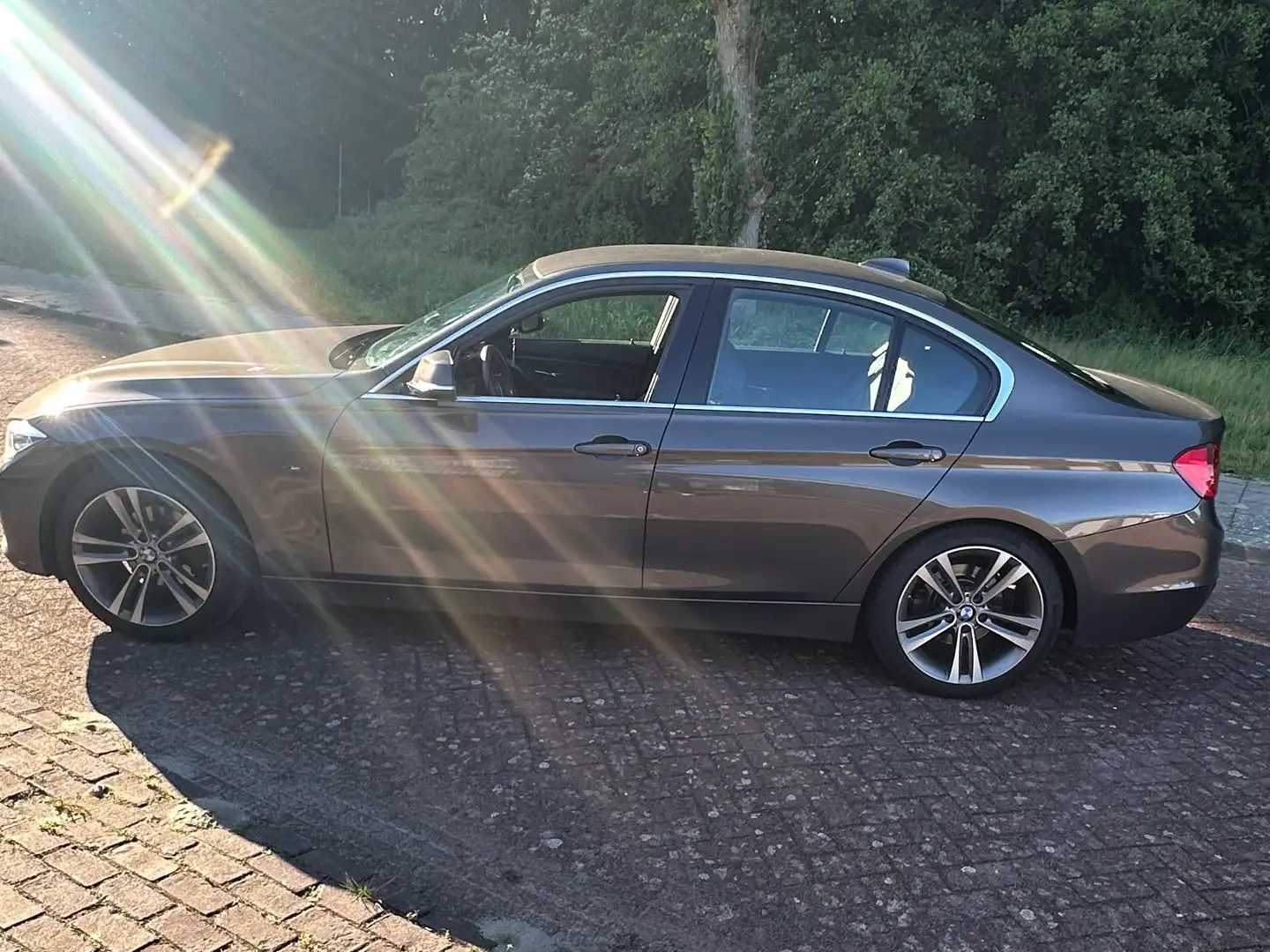 BMW 330 330 320i EDE Upgrade Edition Bruin - 1
