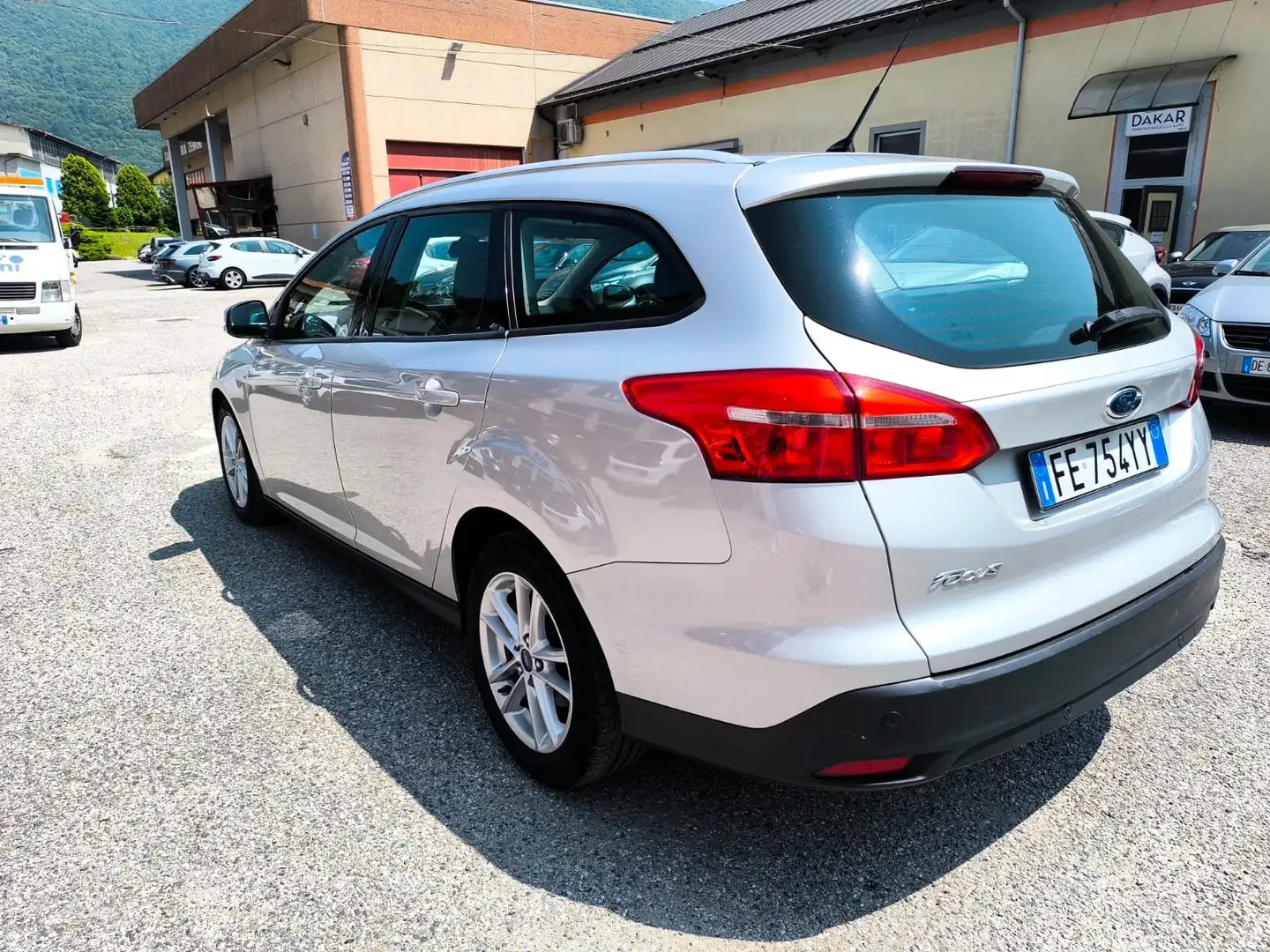 Ford Focus Focus SW 1.5 tdci Business Argent - 2