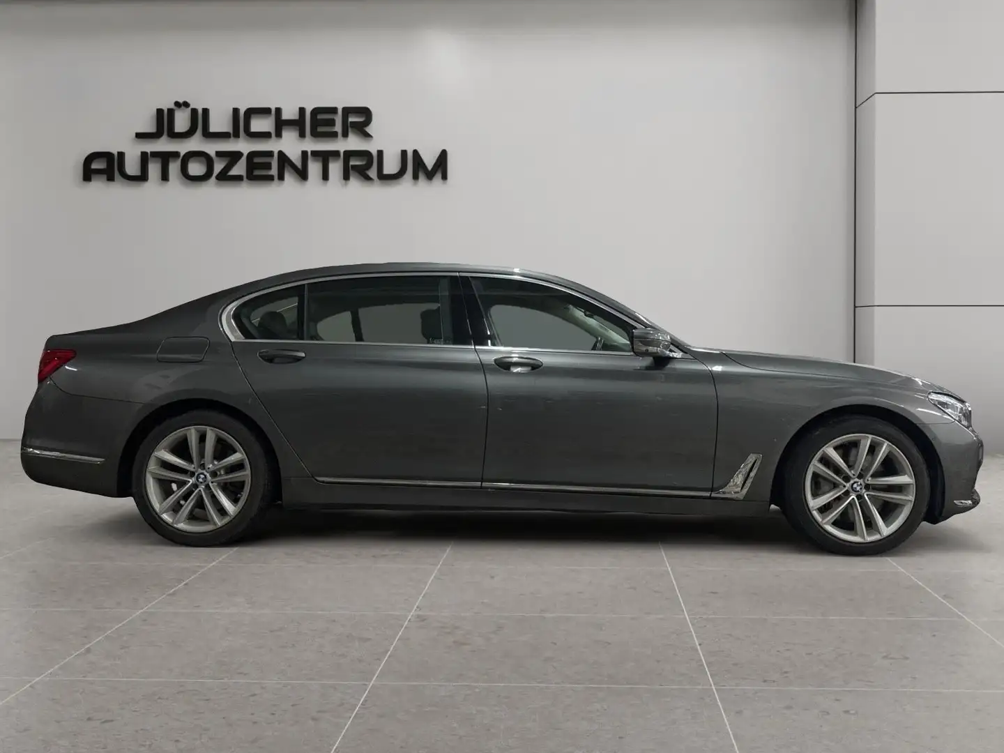 BMW 750 Li xDrive Aut., Tüv+Insp. Neu, 1 J. Garantie Gris - 2
