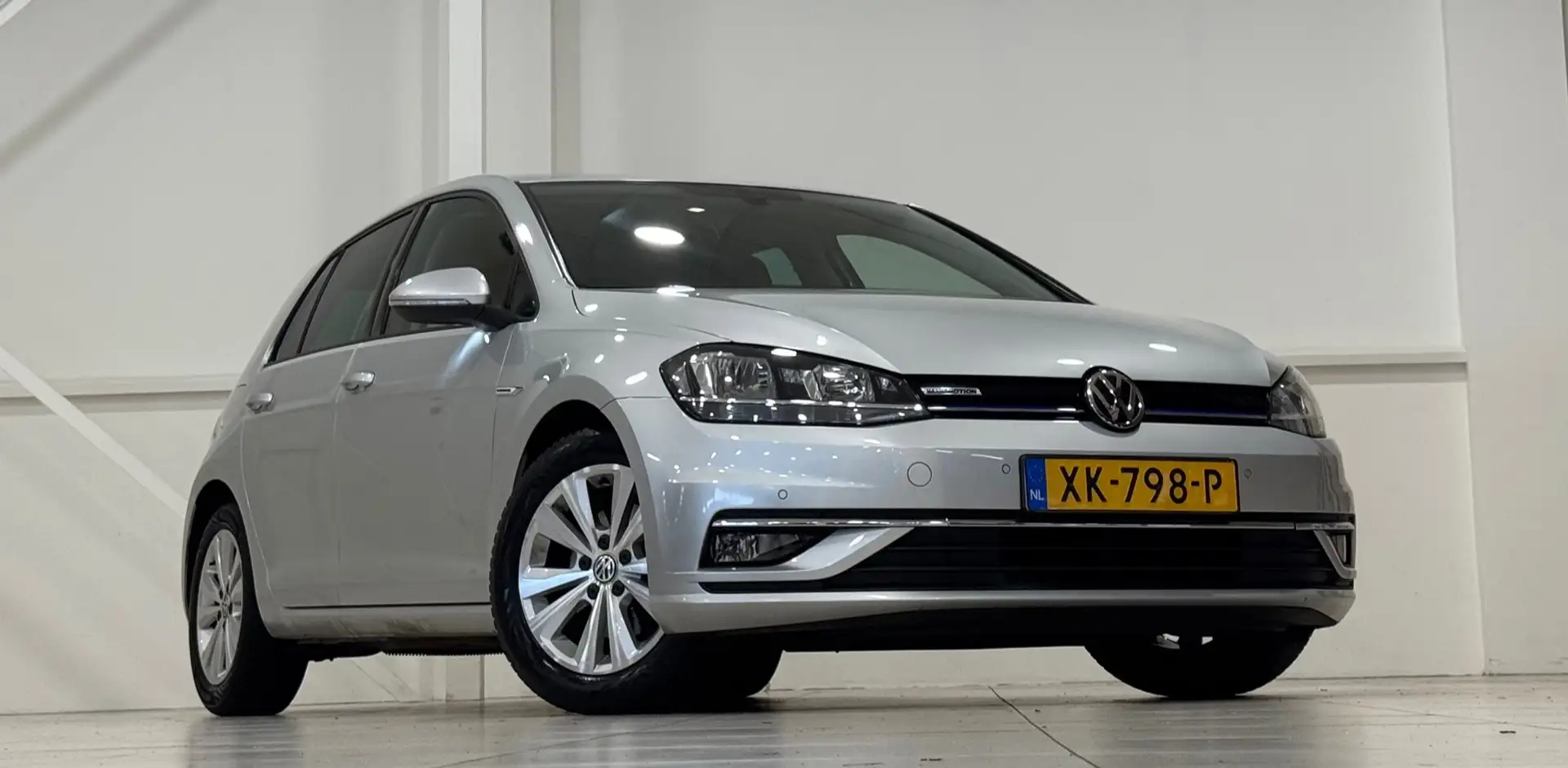 Volkswagen Golf 1.5 TSI Comfortline Business Navi Clima Massage Ca Grau - 2