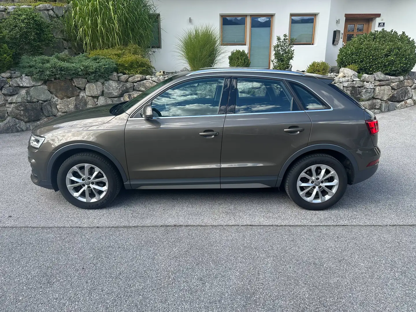 Audi Q3 Q3 2,0 TDI Intense quattro S-tronic Intense Braun - 2