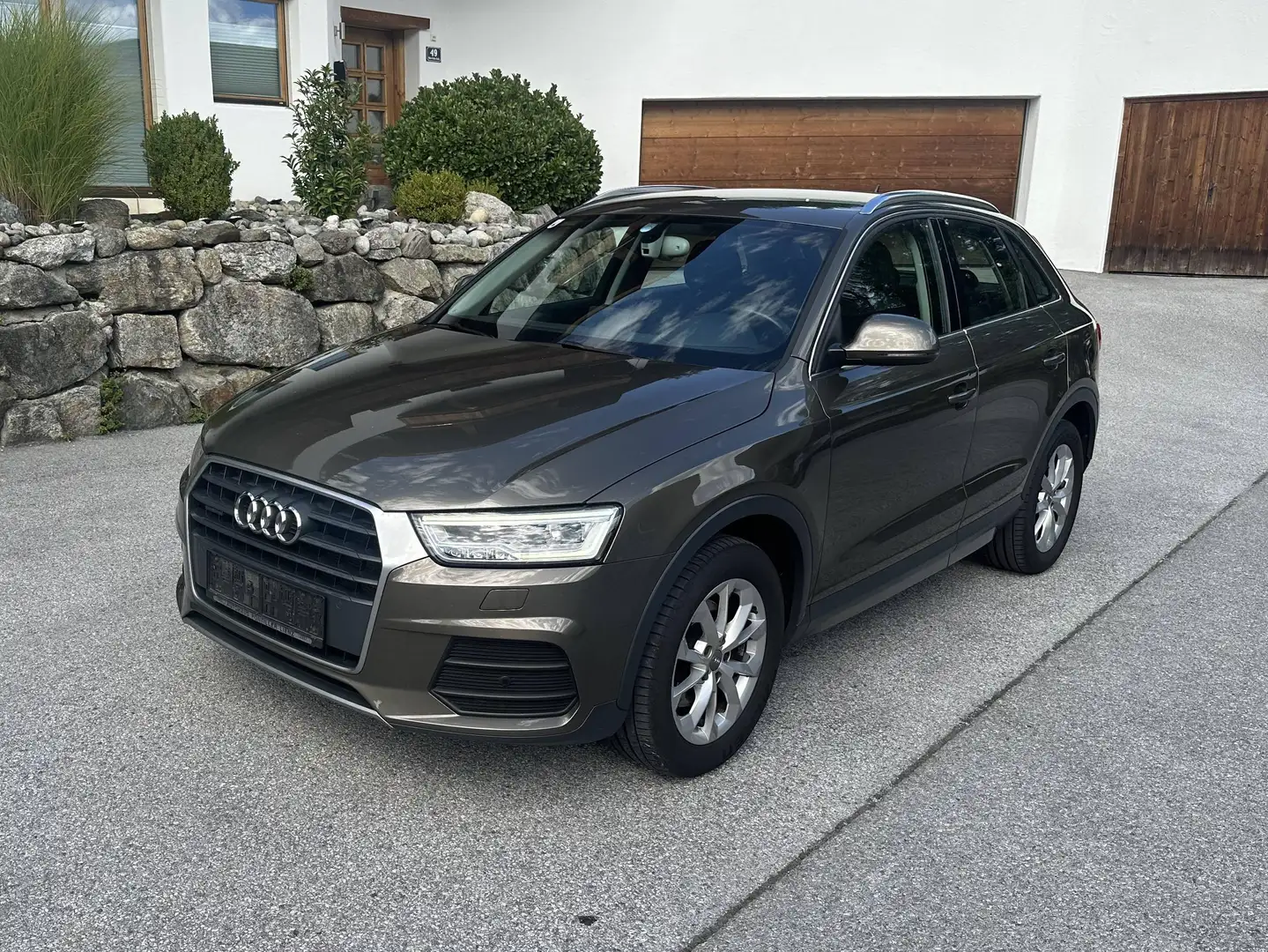 Audi Q3 Q3 2,0 TDI Intense quattro S-tronic Intense Braun - 1