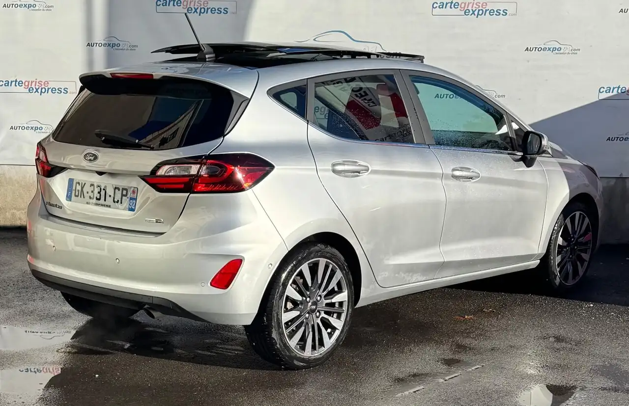 Ford Fiesta 5 portes — photo 6