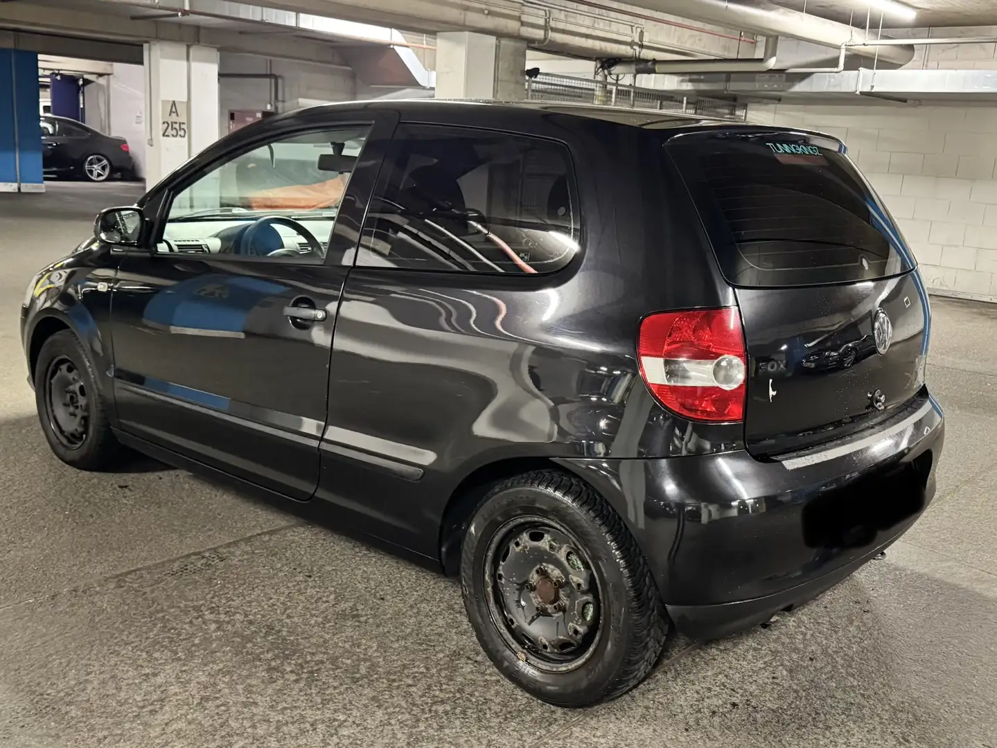 Volkswagen Fox Fox 1.2 TÜV Neu Schwarz - 2