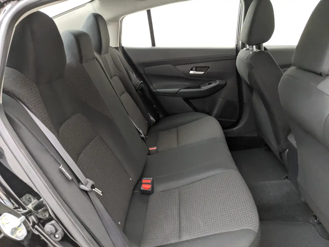 Nissan Sentra снимка Nissan Sentra