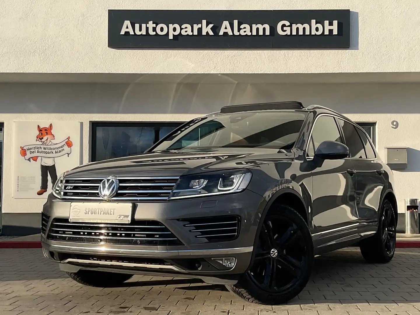 Volkswagen Touareg V6 TDI Exclusive 4M.LED Pano ACC R Line Grey - 1