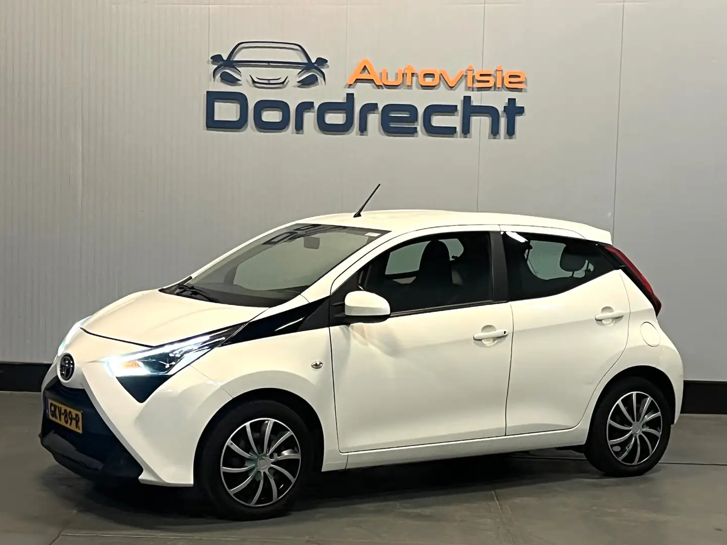 Toyota Aygo 1.0 VVT-i x|Camera|Carplay|LED|Airco|DAB+|Elektr R Blanc - 1