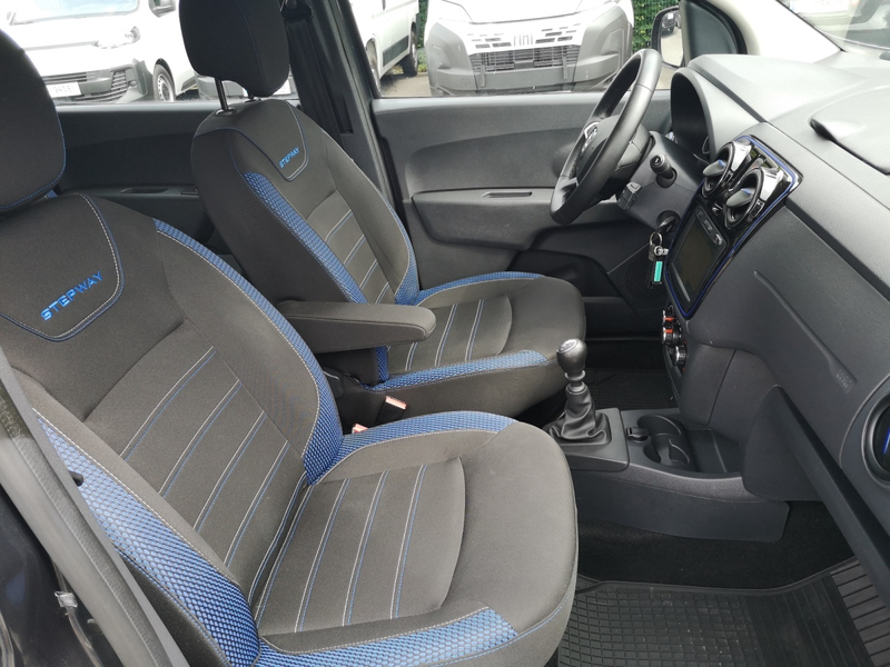 Dacia Lodgy Celebration TCe 130 — photo 17
