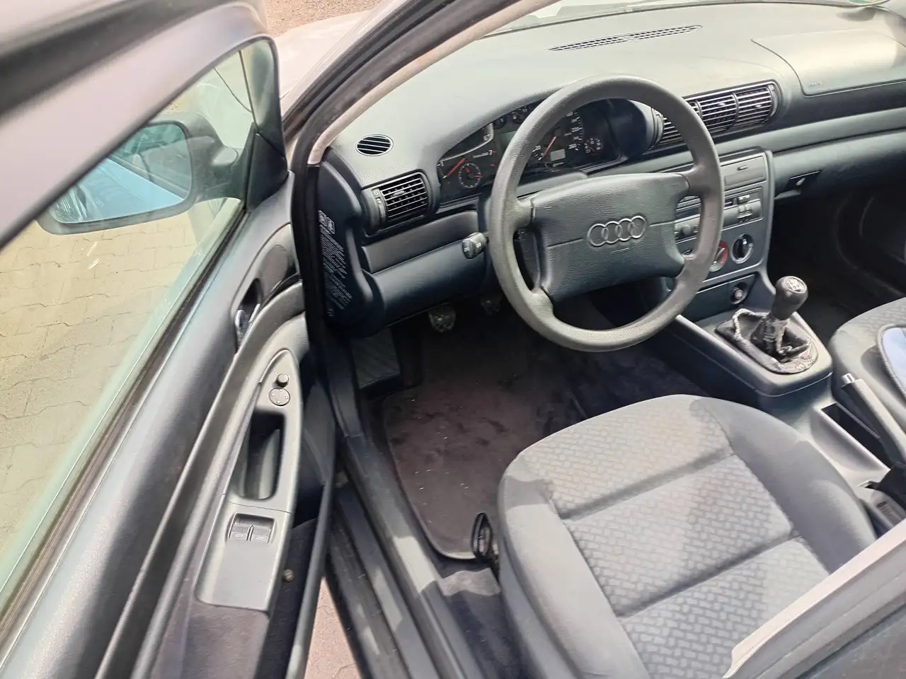 Audi A4 1.8 20V HU & AU Neu!, foto 5