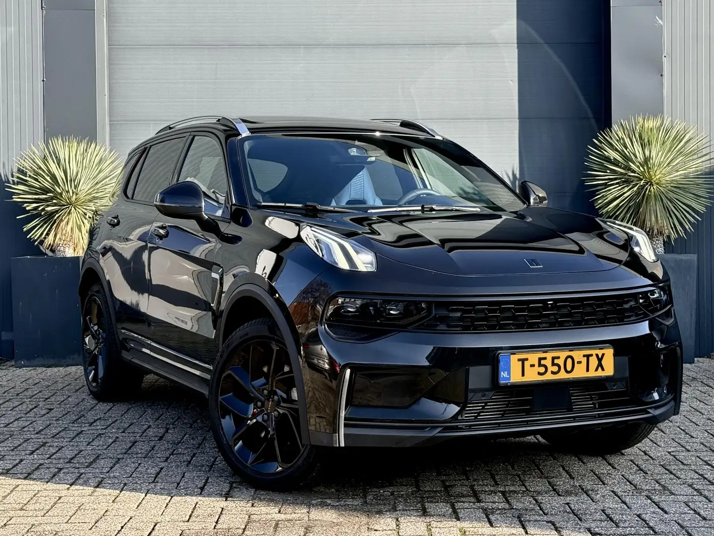 Lynk & Co 01 1.5 Plug-In|Vol Black Edition|Zwarte Hemel|Pano Schwarz - 1