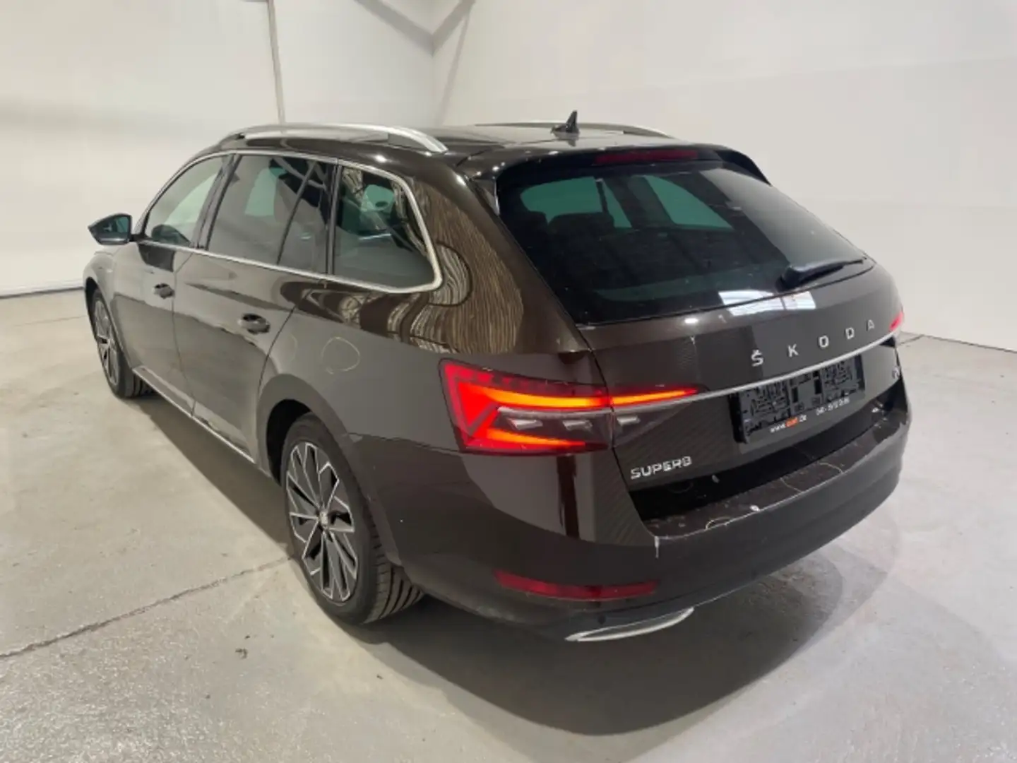 Skoda Superb Combi 1.4 TSI iV DSG L&K EU6d Leder LED Navi Braun - 2