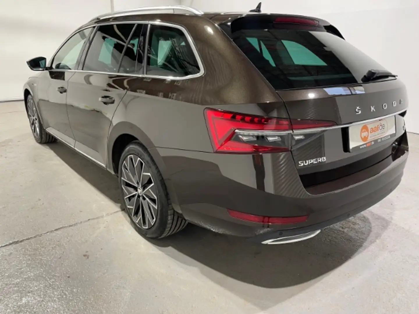 Skoda Superb Combi 1.4 TSI iV DSG L&K EU6d Leder LED Navi Braun - 2