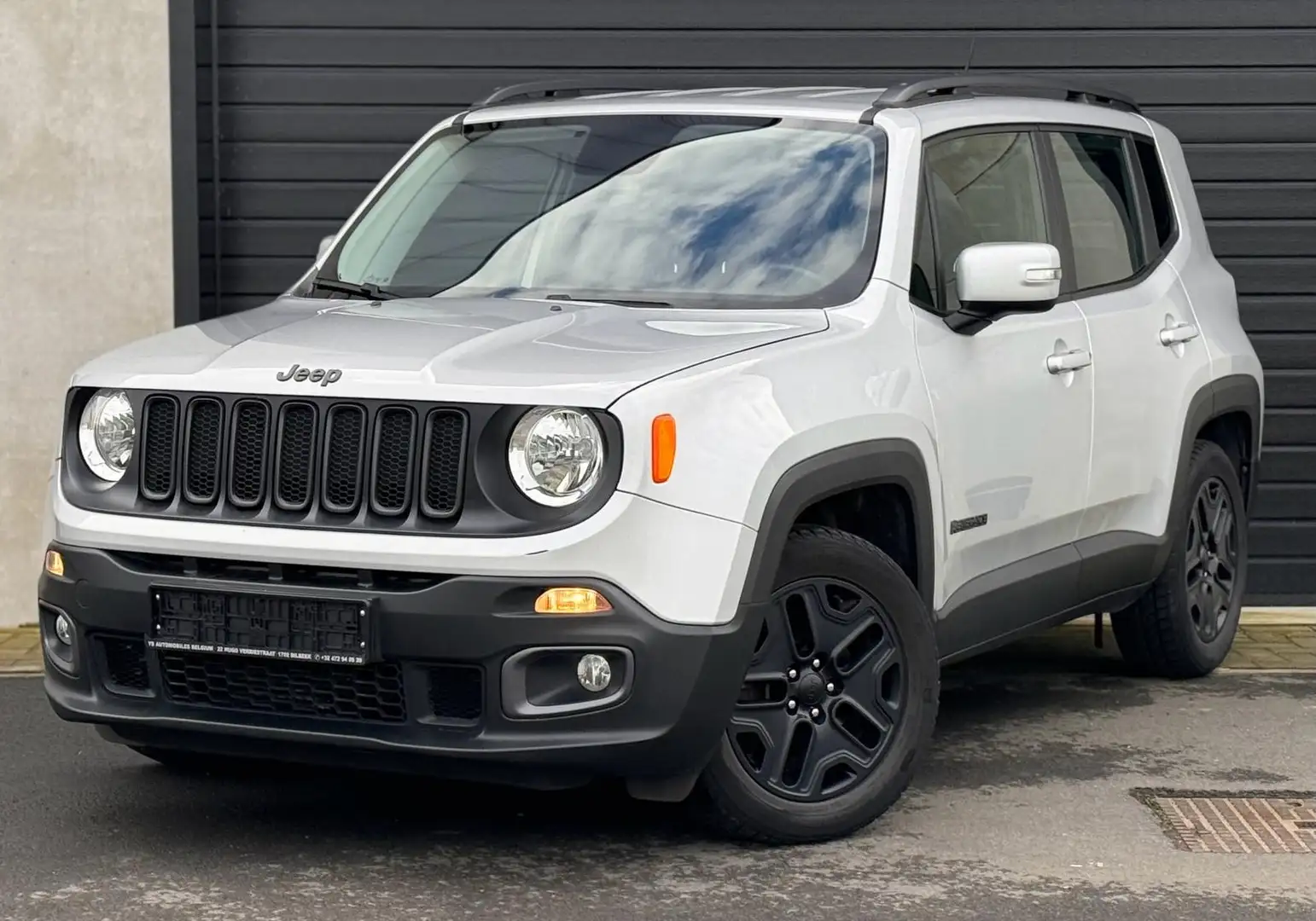 Jeep Renegade 1.4 NIGHT EAGLE NAVI-AIRCO-PDC-SRVCBK-GARANTIE Silber - 1