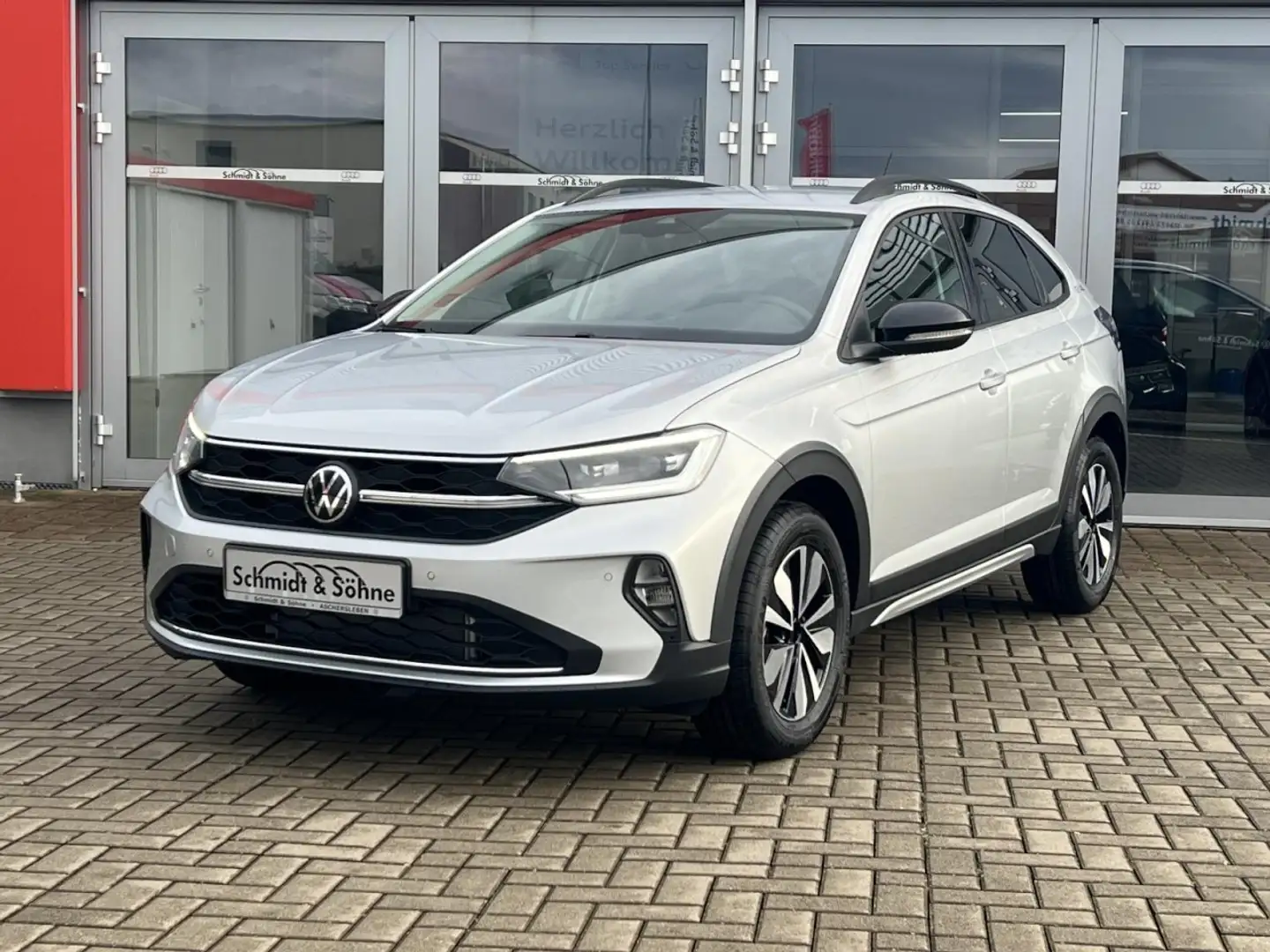 Volkswagen Taigo Life 1,0 l TSI DSG AHK, MATRIX, KAMERA, Klima Silber - 2