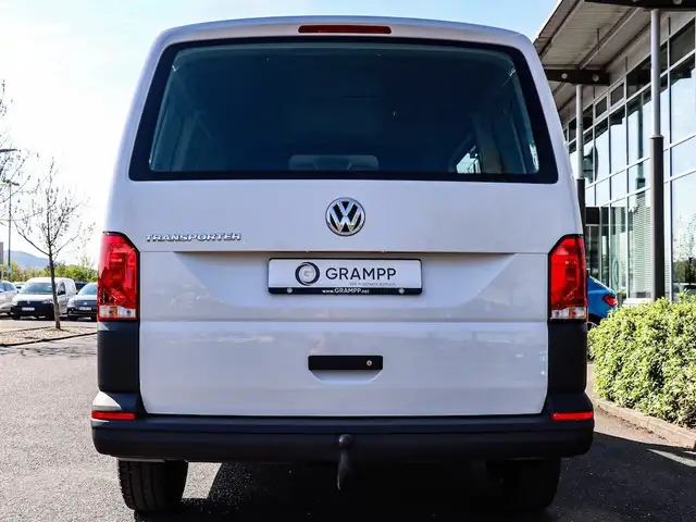 Volkswagen Transporter view 4
